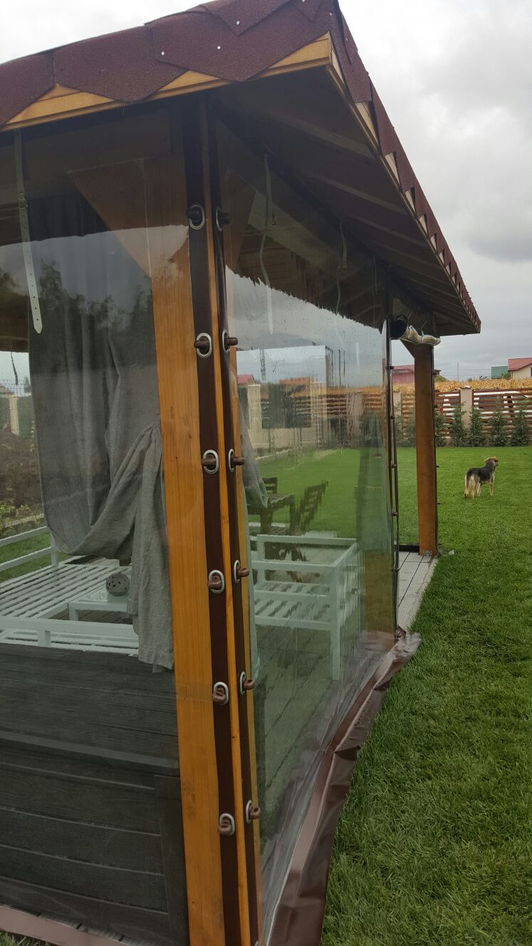 PVC transparent special pentru a proteja foisoarele si terasele