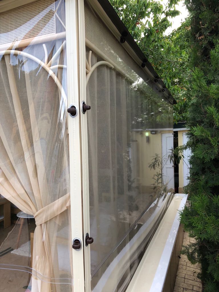 Inchidere foisor cu pereti antivant transparenti