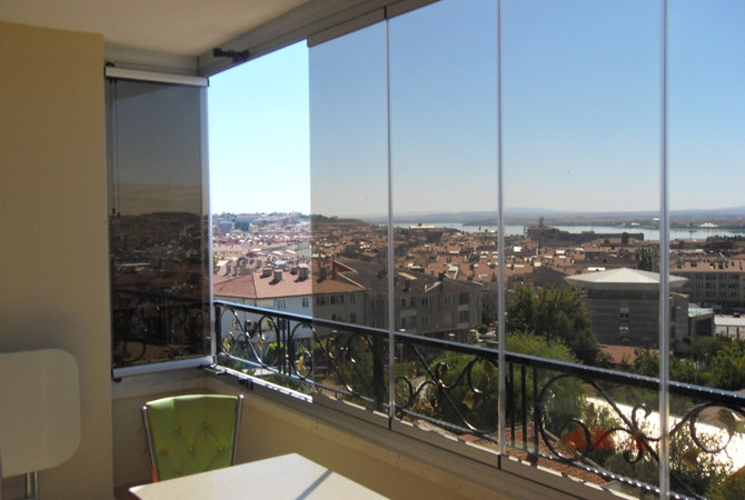 Sticla glisanta balcon