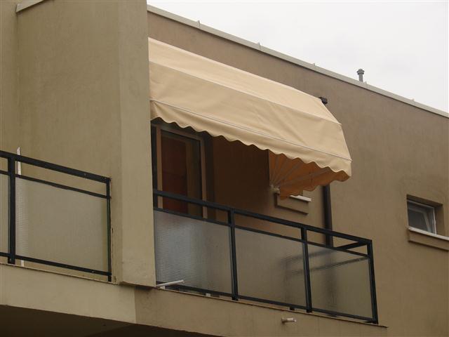 Marchize retractabile pentru balcon