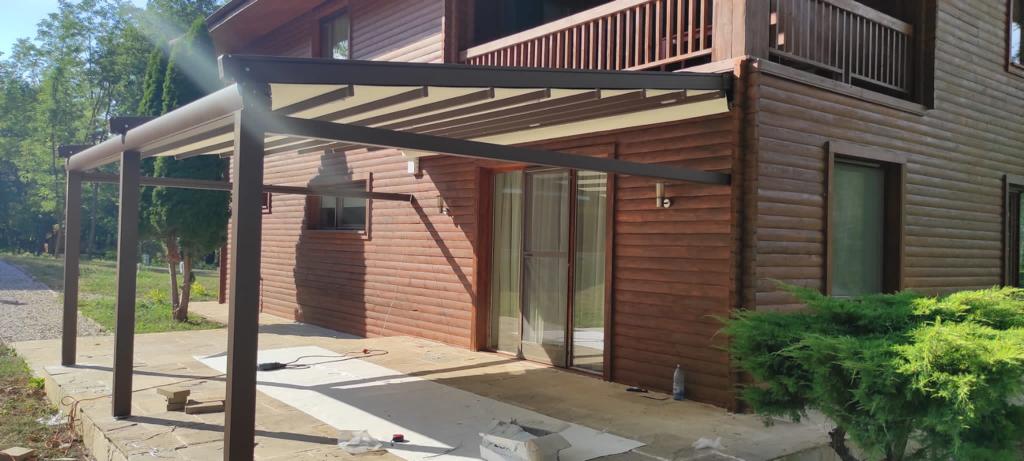 cat costa o pergola retractabila
