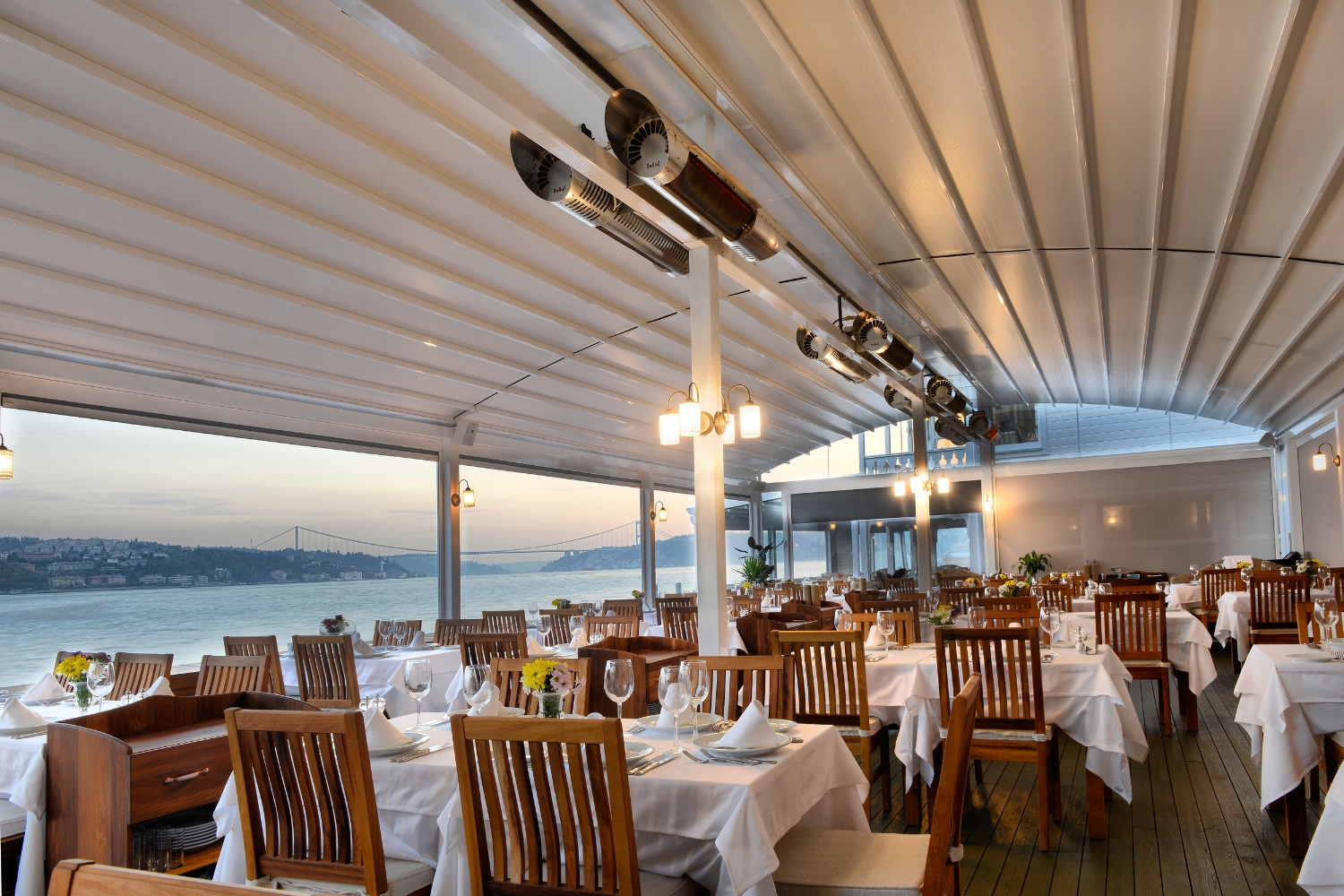 Pergole retractabile terase
