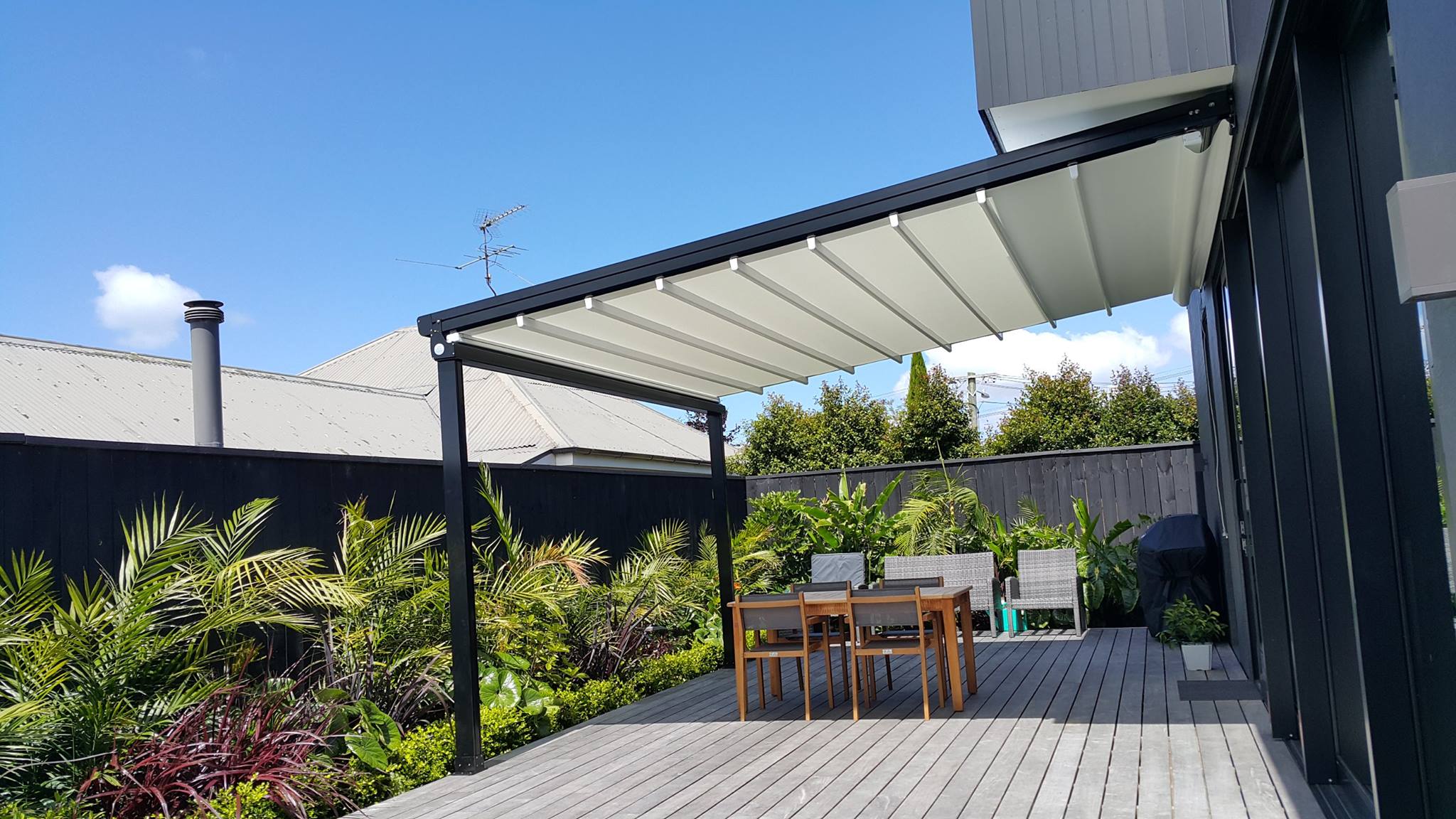Pergole retractabile terase