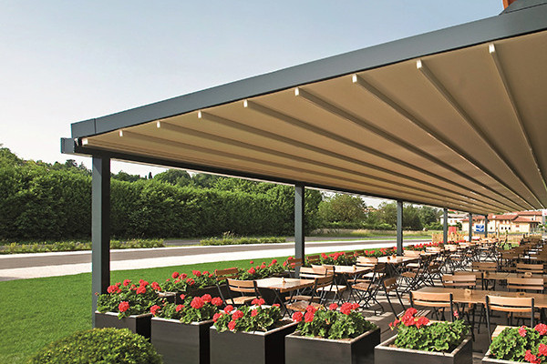 pergole retractabile gradina