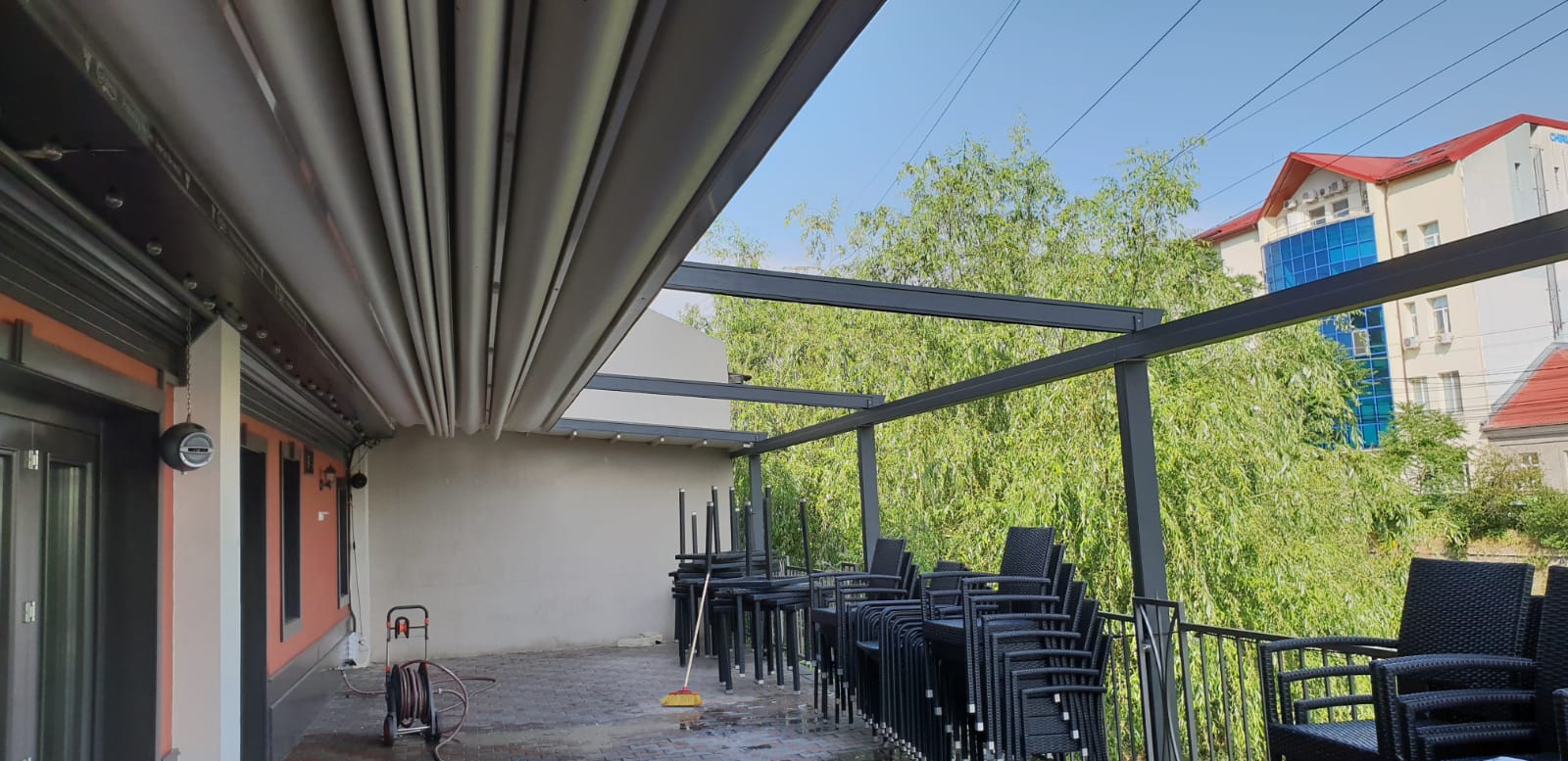 Pergole retractabile terase
