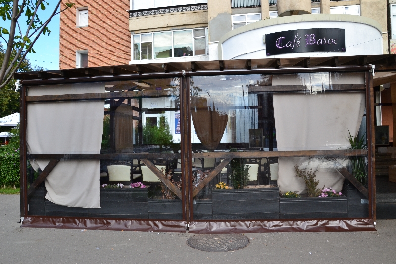 Rulouri transparente terase restaurante