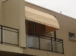 Marchize retractabile pentru balcon