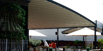 Pergola Curbata Retractabila