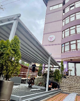 Pergola retractabila Hotel Dorna Vatra Dornei